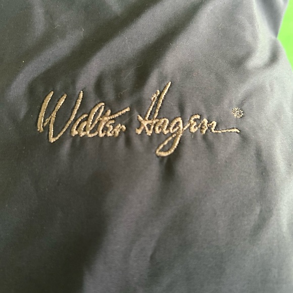 2 Golf outerwear that is a water repellent windbreaker pull over. navy & black. - Picture 10 of 13